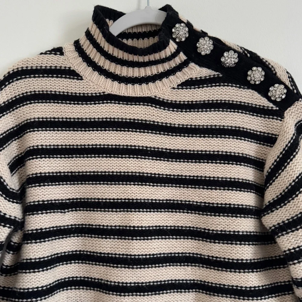J. CREW Cable-Knit Mock-neck Pullover Sweater Size Small Stripe Jewel Buttons